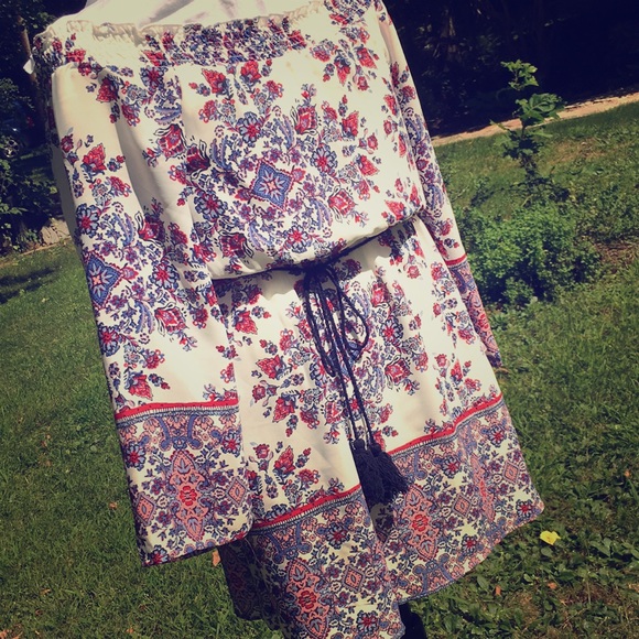 bailey blue Dresses & Skirts - Off-the-Shoulder Boho Floral Dress M